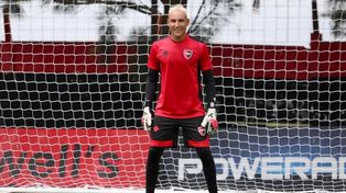 Keylor Navas está en la mira de Pumas, pero la primera oferta no sedujo a la dirigencia de Newells.