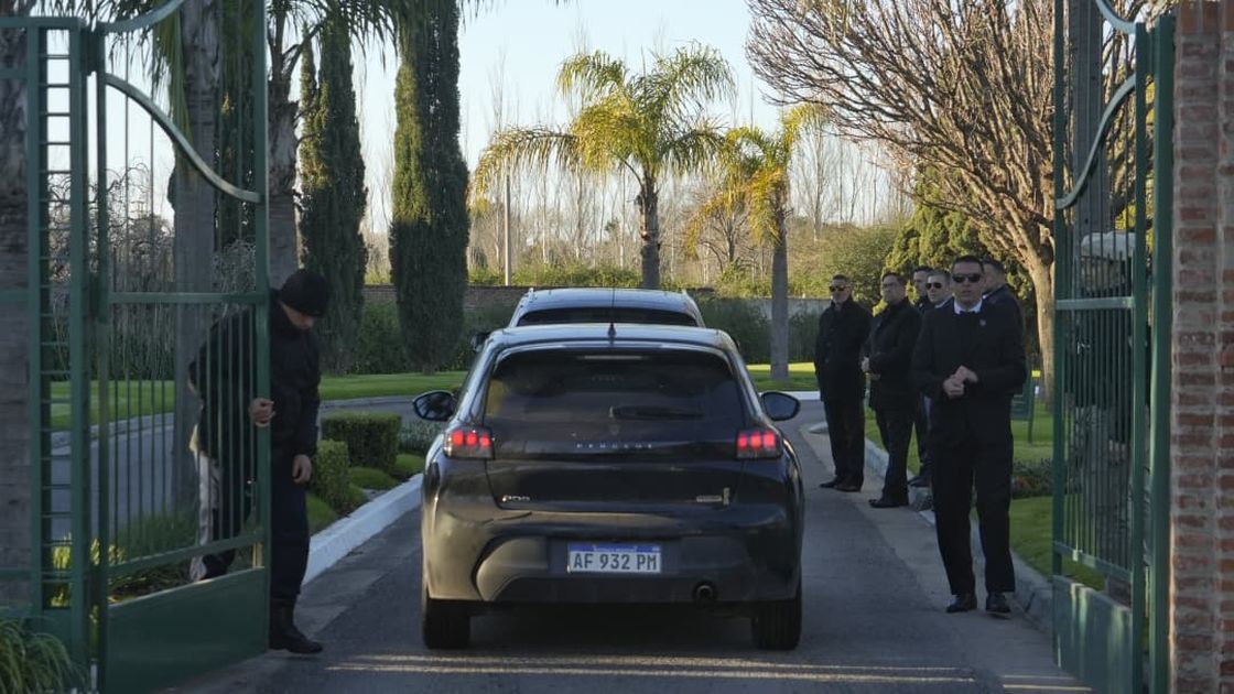 Terminó la despedida a Jorge Messi en el cementerio privado de Pérez