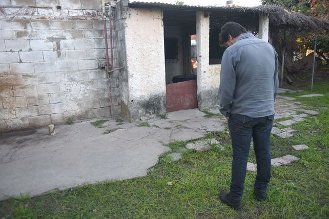 Evadió un control policial y un efectivo le disparó un tiro en la cabeza