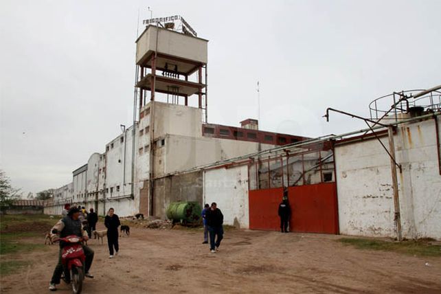 Generó conmoción una fuerte explosión en la planta del frigorífico Recreo