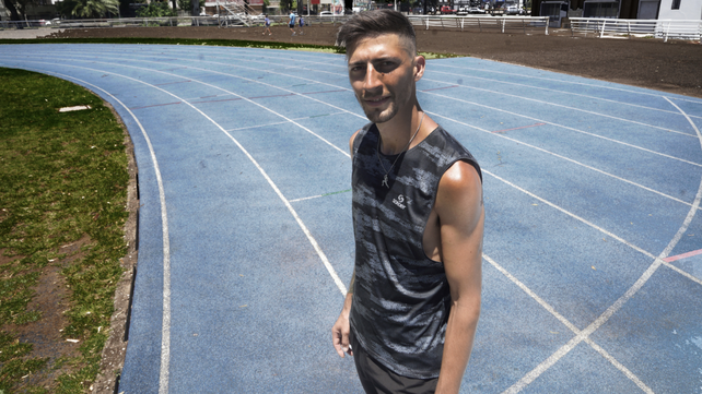 Brian Impellizzeri se dedica al atletismo desde 2017. Tiene dos títulos del mundo y un oro paralímpico.