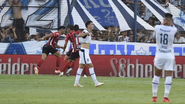 Gimnasia y Patronato jugaron para Colón en La Plata