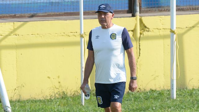 Miguel Angel Russo analizará antes de definir qué poner en cancha ante River. Central se juega mucho el sábado.