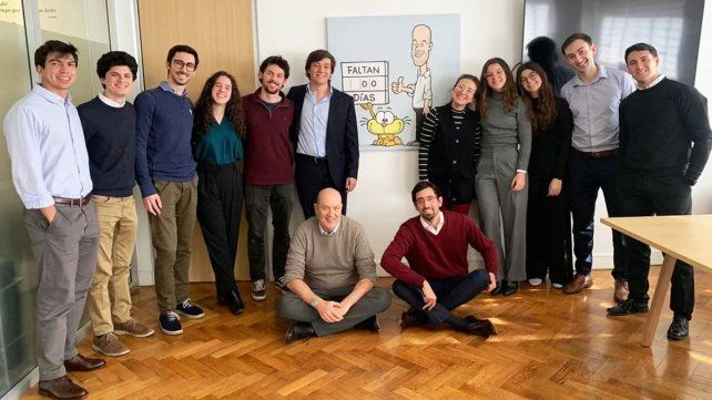 Tras el vencimiento de facultades delegadas y el desmantelamiento del Estado el agasajo contará con la asistencia de 200 invitados