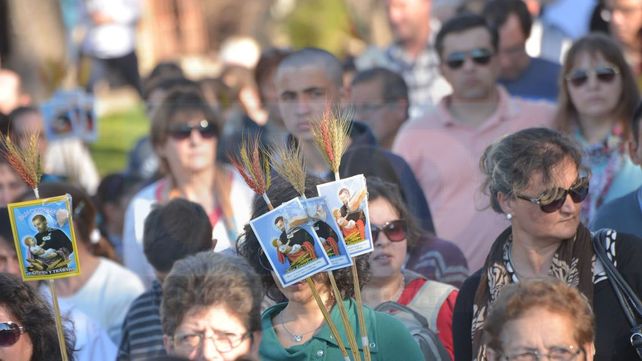 Una multitud veneró a San Cayetano