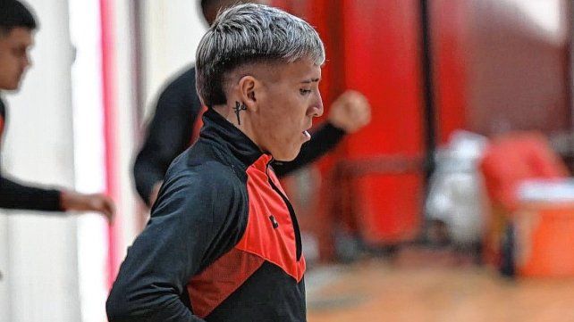 Valentín Pereyra recupera su lugar en el mediocampo.