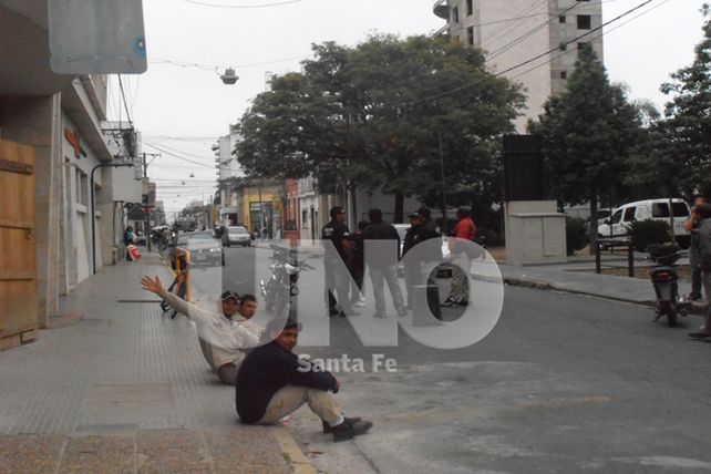 Trabajadores de la Uocra mantienen tres cortes en la ciudad