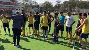 Mucha acción en el interasociaciones de hockey