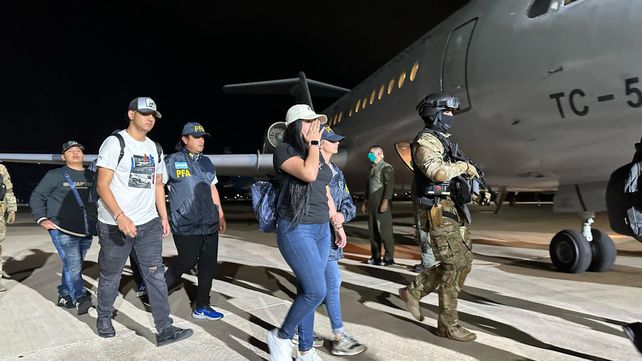 La esposa del narco Fito Macías y sus hijos fueron liberados a pocas horas de llegar a Ecuador