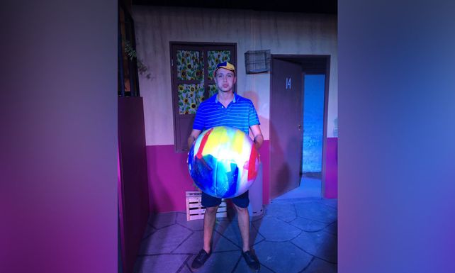 Un tucumano fanático de El Chavo recreó la vecindad y se quedó a vivir en ella