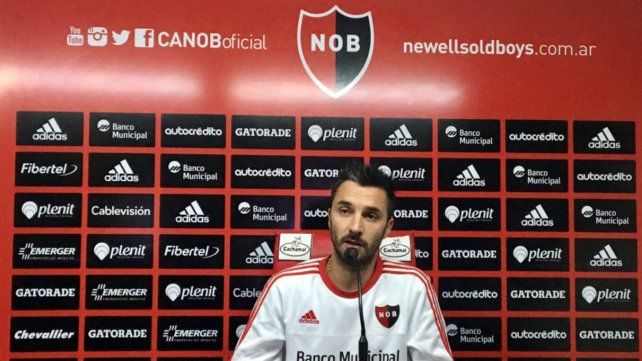 Scocco: Optaron por armar una guerra en el plantel