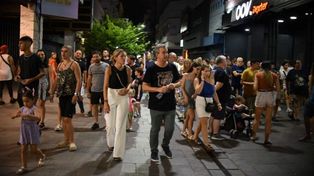 El intendente Pablo Javkin se hizo presente en la Noche de las Peatonales.