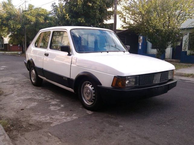 Insólito: chocó el auto de su mamá y para ocultarlo robó otro igual y cambió la patente