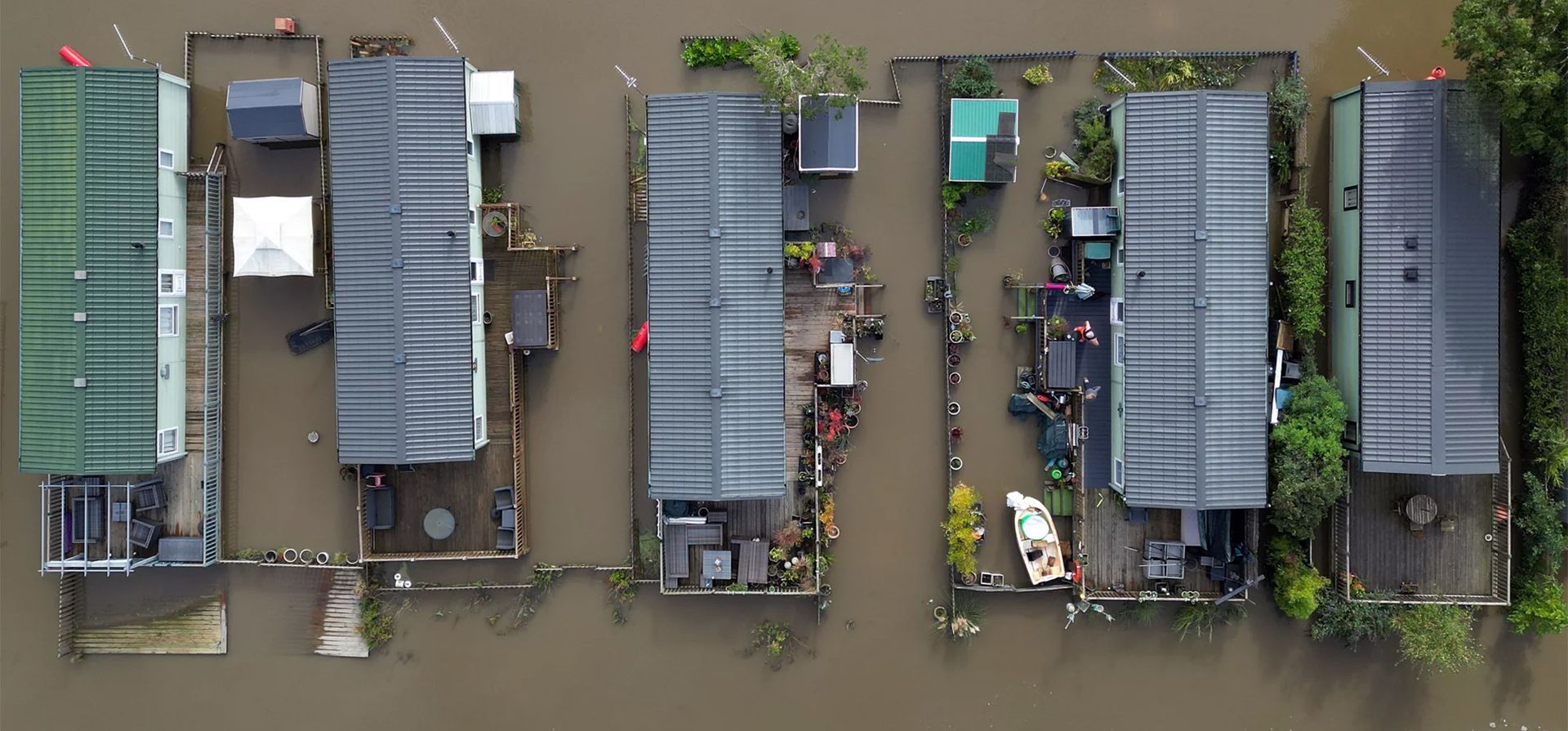 El parque de vacaciones Cogenhoe Mill quedó sumergido por las aguas de la inundación luego de que el río Nene se desbordara, en Northampton, Inglaterra, el martes 24 de septiembre de 2024. (Joe Giddens/PA vía AP) El parque de vacaciones Cogenhoe Mill quedó sumergido por las aguas de la inundación luego de que el río Nene se desbordara, en Northampton, Inglaterra, el martes 24 de septiembre de 2024. (Joe Giddens/PA vía AP)