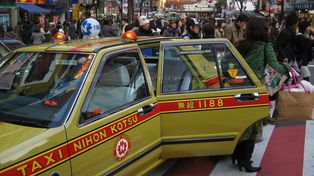 Detienen a un taxista que hacía orinar en su auto a las pasajeras y las filmaba