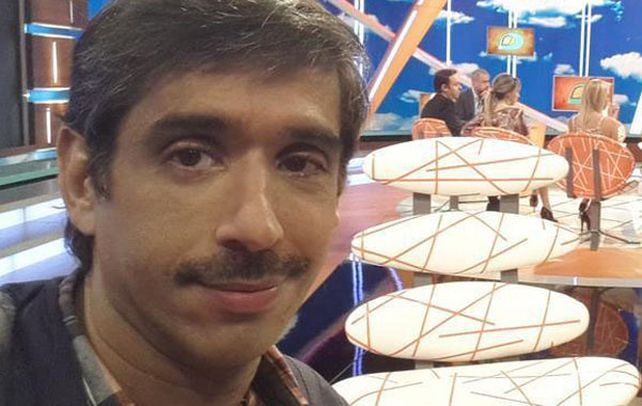 Raíd mediático. El militante por la diversidad sexual posteó su foto al ingresar al set de Intrusos