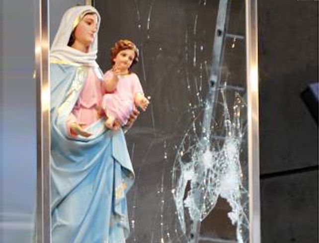 Roban la corona de oro y plata de la Virgen de San Nicolás y el rosario del niño Jesús