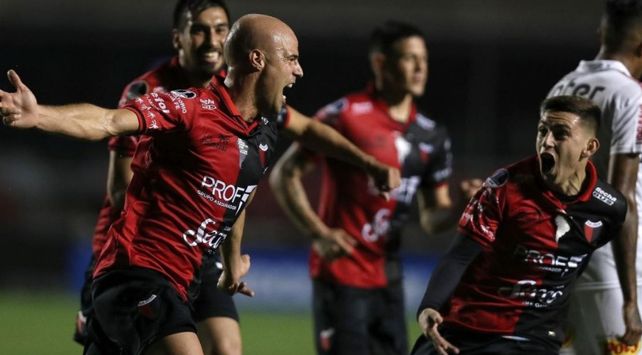 Colón tiene otra cita con la historia ante Junior en Barranquilla