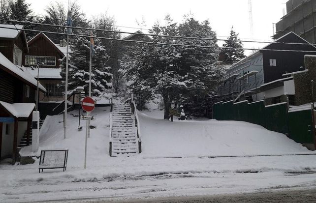 Ushuaia amaneció cubierta de nieve a una semana del comienzo de la primavera