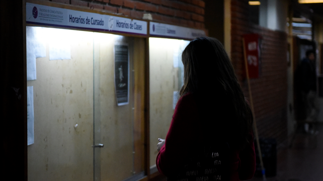 La UNR planifica un segundo semestre con clases presenciales y virtuales en simultáneo.
