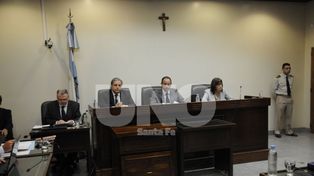 Contactos entre un abogado y un juez federal, ejes de un controvertido pago de bonos