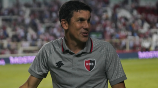 Mauricio Larriera se muestra frontal y el equipo juega en consecuencia. Sobrio y seguro, logró que Newell’s tenga un gran comienzo