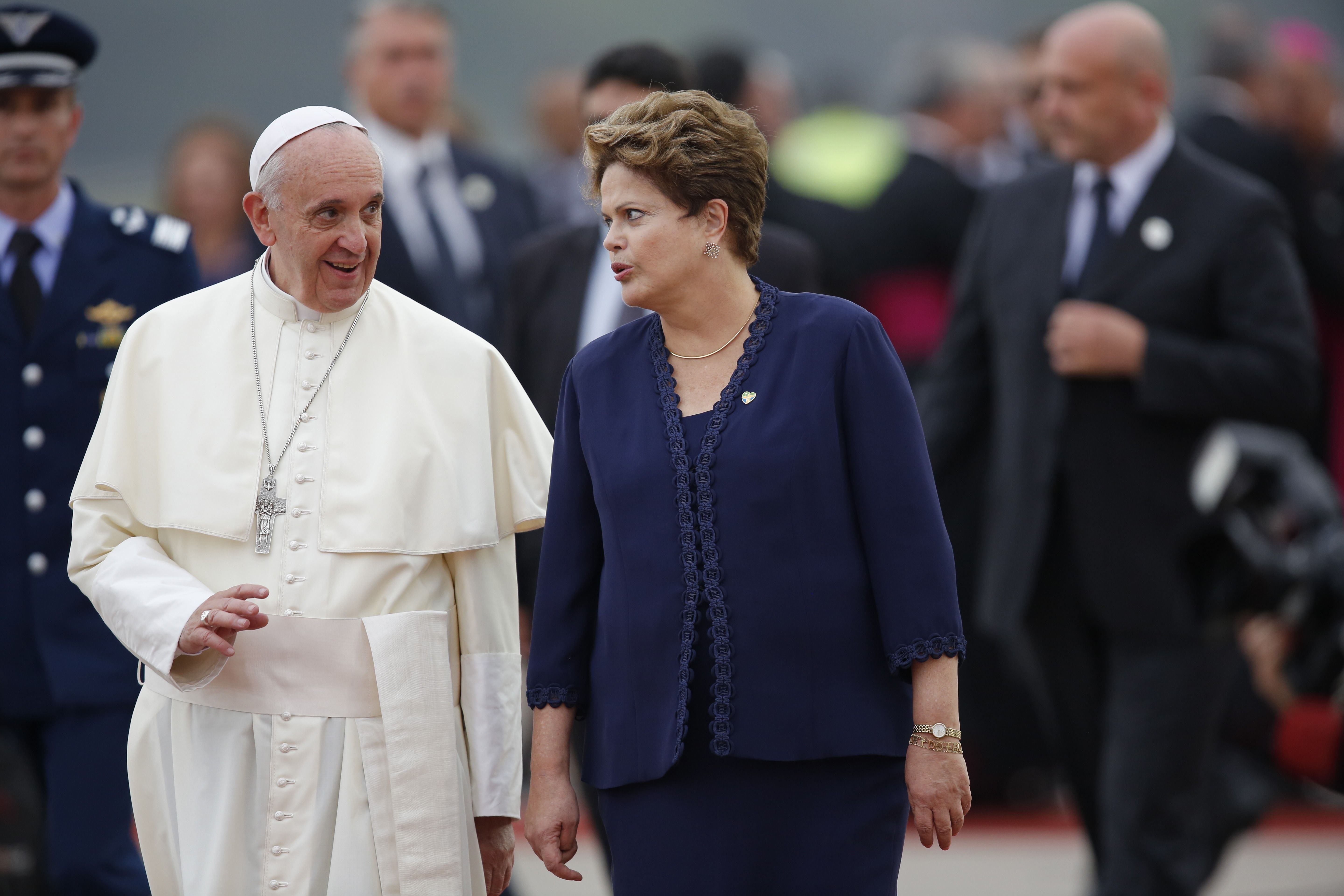 El papa Francisco arribó a las 15.40 al aeropuerto internacional Galeao de Río de Janeiro
