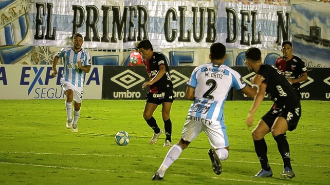 Colón le ganó a Atlético Tucumán y revirtió una tendencia que se venía dando en cuanto a la posesión del balón.