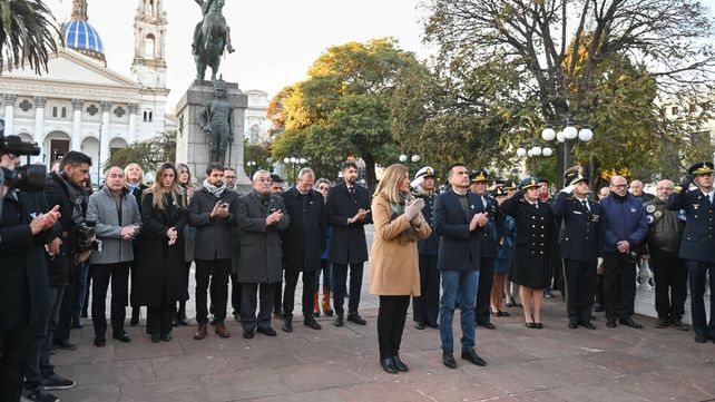 Los actos del Día de la Independencia en Paraná fueron encabezados por Rosario Romero. Participó la vicegobernadora Alicia Aluani&nbsp;