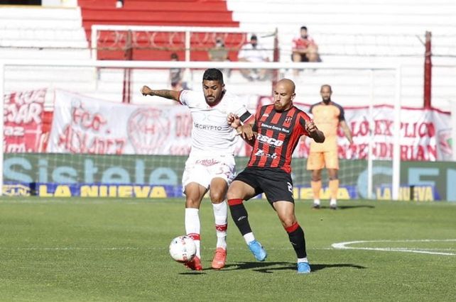 Patronato perdió ante Huracán jugando un flojo partido.