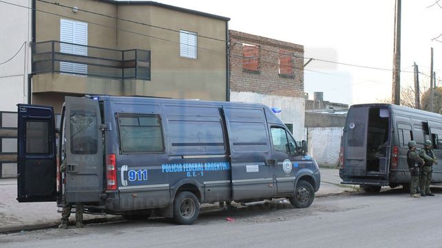 Bloqueado. El 25 de junio de 2015 la Federal irrumpió en seis viviendas de Mosconi.