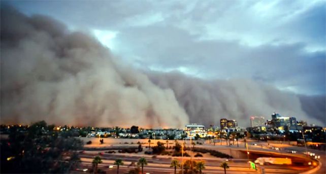 Una gigantesca tormenta de arena dej&oacute; en penumbras a Phoenix (videos)