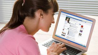 Una chica apuñaló 65 veces a su amiga por subir a Facebook fotos de ambas desnudas