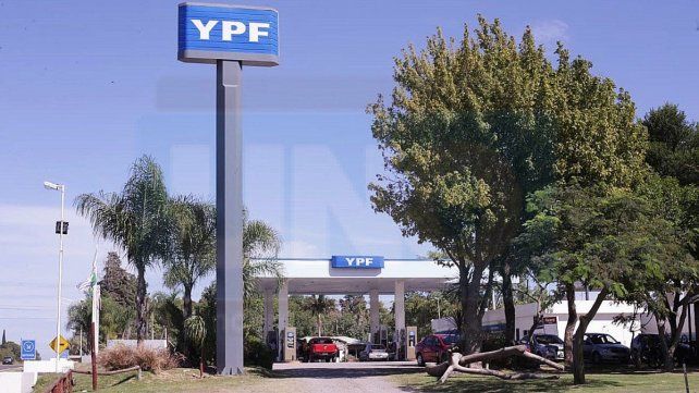 Dos sujetos en moto se llevaron la recaudación del fin de semana de la estación de servicios YPF ubicada en el acceso Norte de Paraná&nbsp;