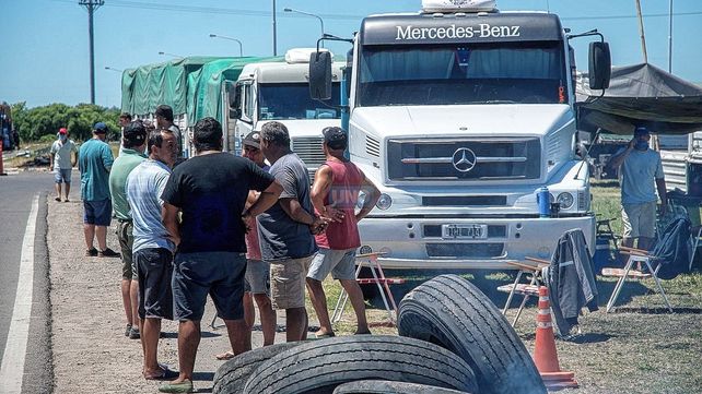 Transportistas de cereales de Entre Ríos quieren llevar sus demandas a Bordet.