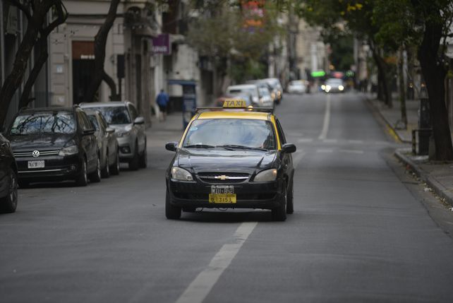 Un fierro. El tradicional Chevrolet Corsa es una herramienta de trabajo para cientos de taxistas y en general el vehículo responde al uso intensivo.