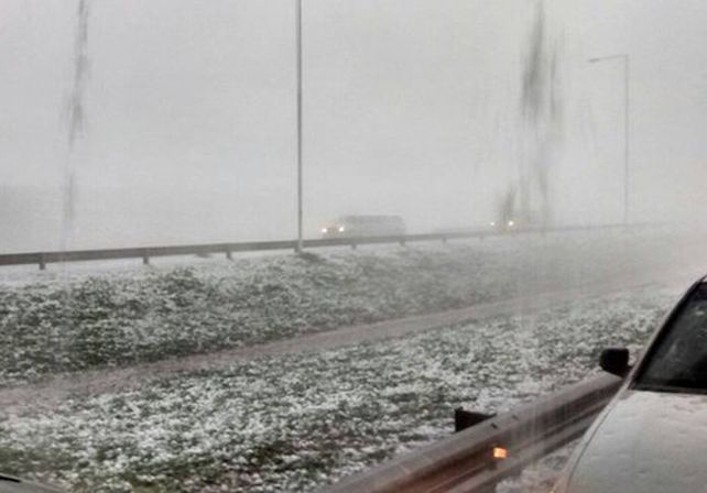 En la autopista Córdoba-Rosario se registró una fuerte tormenta de granizo