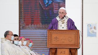 El Papa Francisco pidió en Irak resistir a la tentación de la venganza tras la guerra