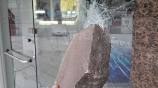 Vandalismo en un comercio durante la madrugada