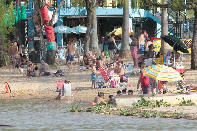 Ola de calor: Los paranaeneses buscaron el alivio del agua