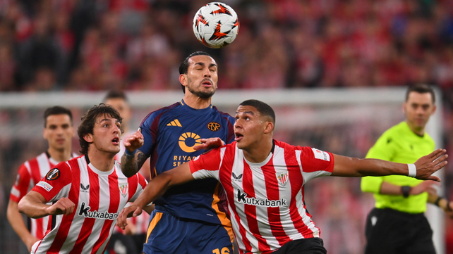 El mediocampista Leandro Paredes se anticipa y conecta de cabeza. Roma fue eliminado en octavos de final.