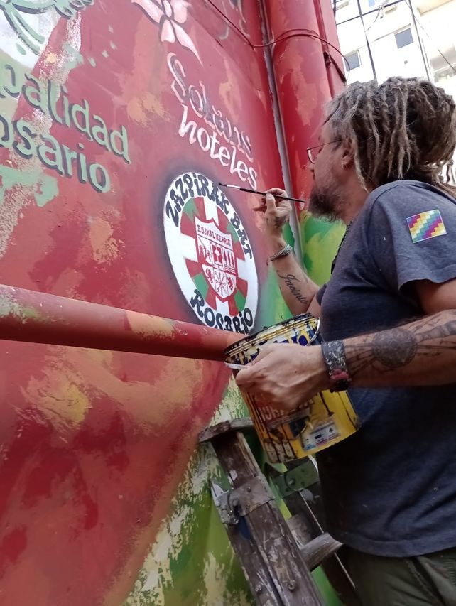 Un mural vasco hecho en Rosario es celebrado a miles de kilómetros, en su tierra