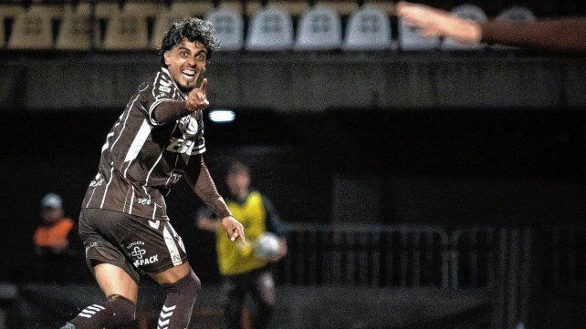 Platense ganó de local.