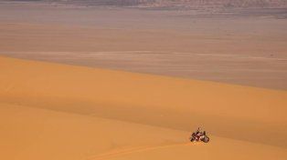 Luciano Benavides perdió terreno en la general y ahora está tercero en el Dakar.