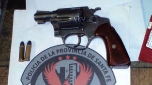 Operativo de control de venta de alcohol terminó con un detenido y un arma secuestrada