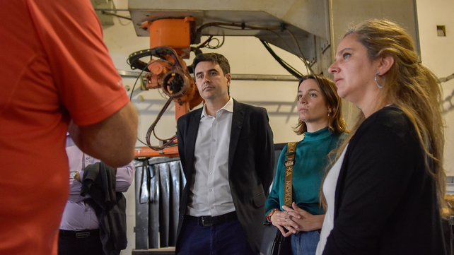 Ambos precandidatos peronistas vienen realizando recorridas por industrias