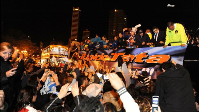 La caravana al Monumento a la Bandera fue la expresión más clara de la euforia del Mundial 2010