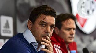 Gallardo no dio pistas pero trae muchos suplentes a Santa Fe
