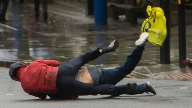 Un hombre atrapó a un ladrón y las fotos se viralizaron