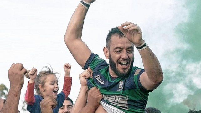 Carlos Ferreyra es el capitán del plantel de San Carlos campeón del Dos Orillas.